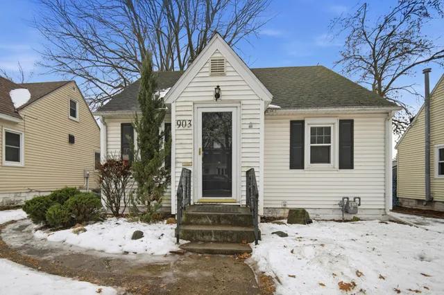 $149,000 | 903 11th Avenue Southwest, Austin, MN 55912