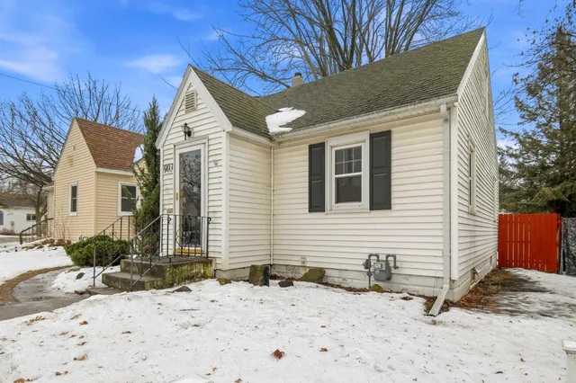 $149,000 | 903 11th Avenue Southwest, Austin, MN 55912