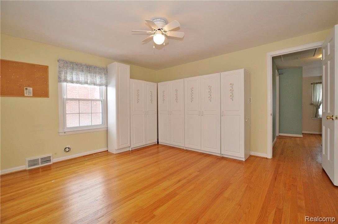 1565 Fairholme Road Grosse Pointe, MI 48236 - Photo 18 of 25 18.jpg