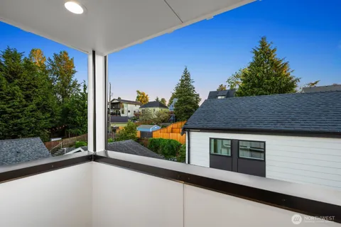 $625,000 | 5921 32nd Avenue Southwest, Unit B, Seattle, WA 98126