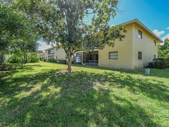 $184,900 | 400 18th Street, Unit G5, Vero Beach, FL 32960