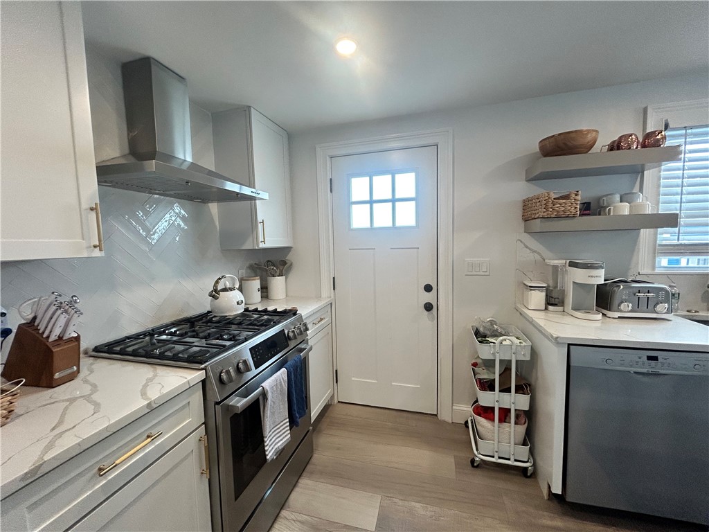 23 Anthony Street, Unit 2 Newport, RI 02840 - Photo 12 of 34