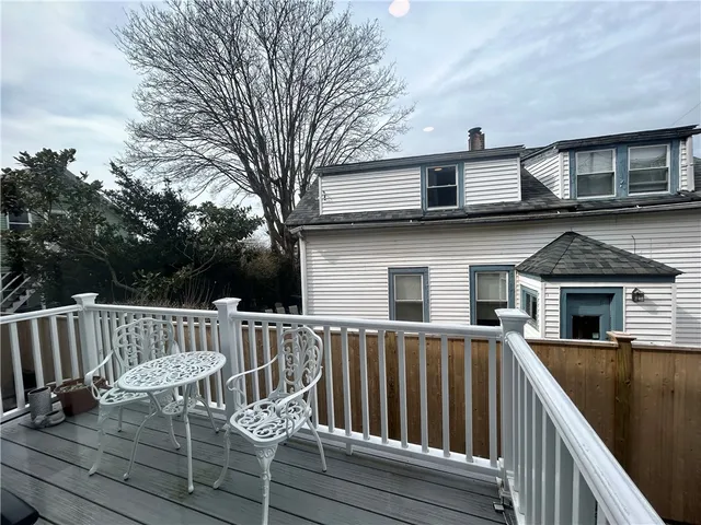 $3,300 | 23 Anthony Street, Unit 2, Newport, RI 02840