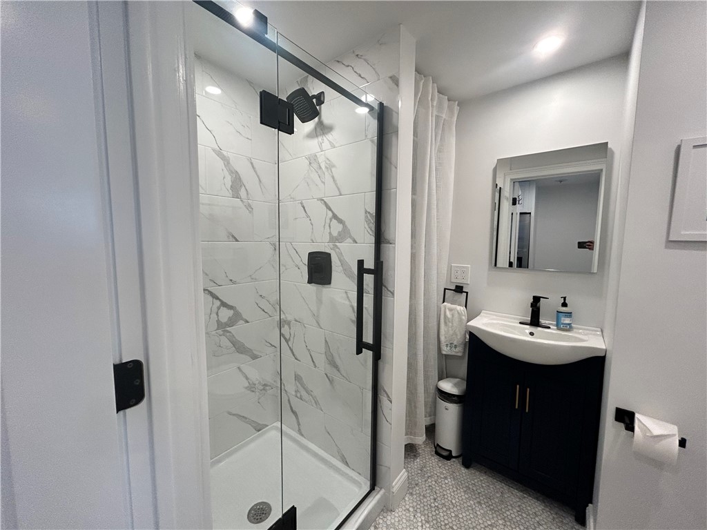 23 Anthony Street, Unit 2 Newport, RI 02840 - Photo 14 of 34