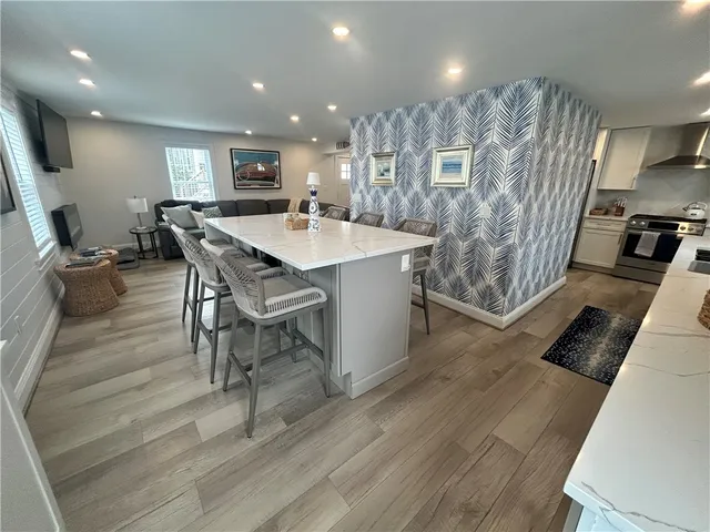 $3,300 | 23 Anthony Street, Unit 2, Newport, RI 02840