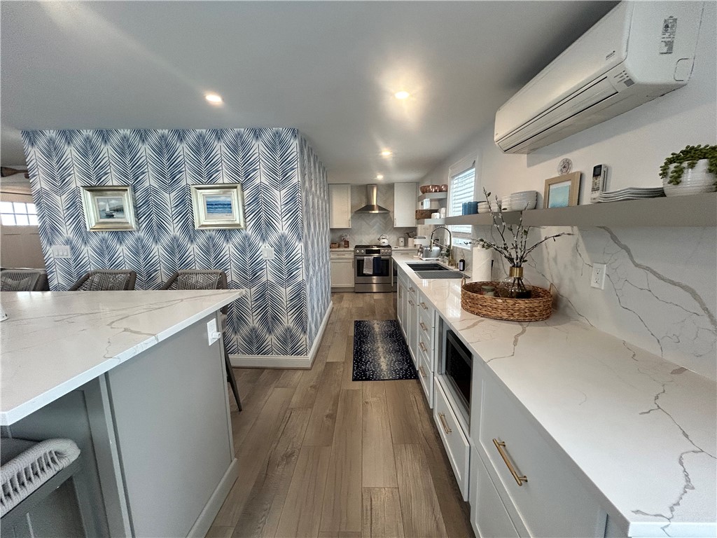 23 Anthony Street, Unit 2 Newport, RI 02840 - Photo 9 of 34