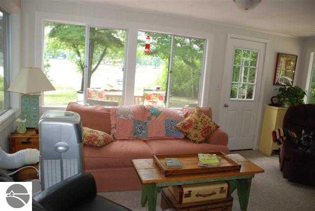 818 Ridge Road Beulah, MI 49617 - Photo 15 of 21 1729099-14.JPG