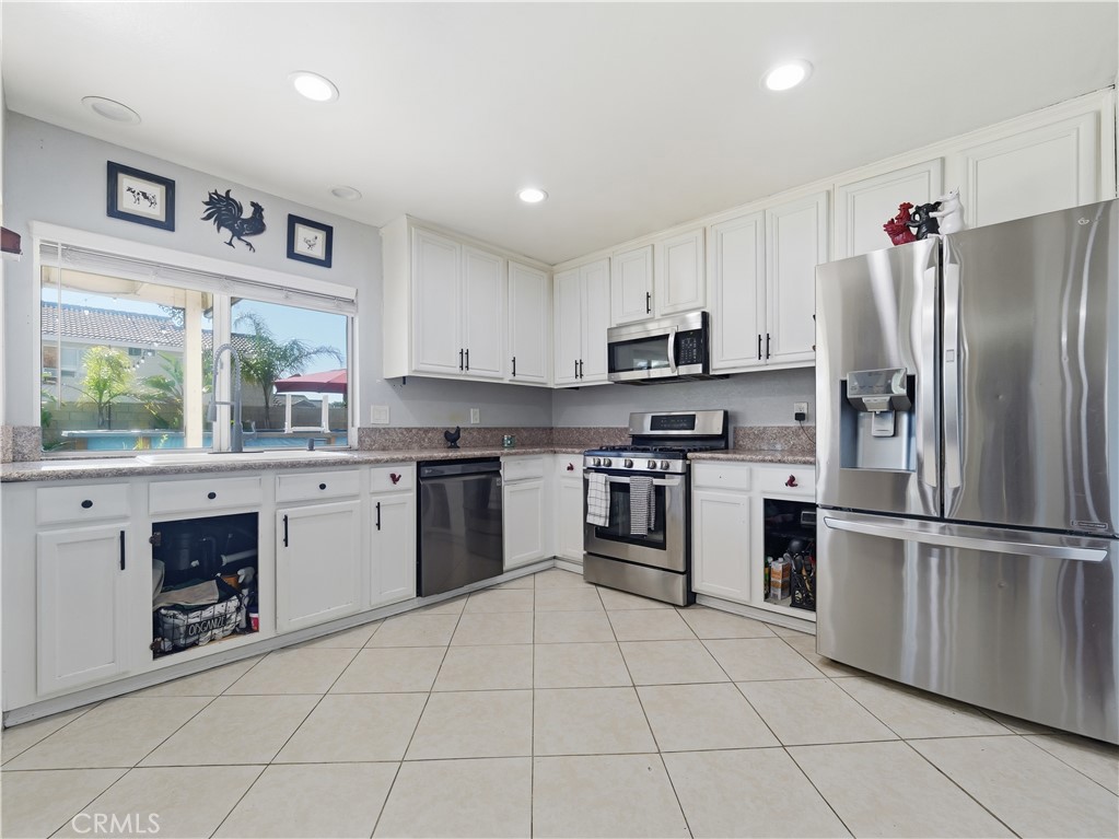 2444 North Magnolia Avenue Rialto, CA 92377 - Photo 7 of 16