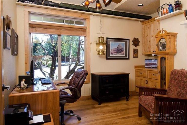 61261 Ladera Road Bend, OR 97702 - Photo 10 of 24 Large office with double entry doors off