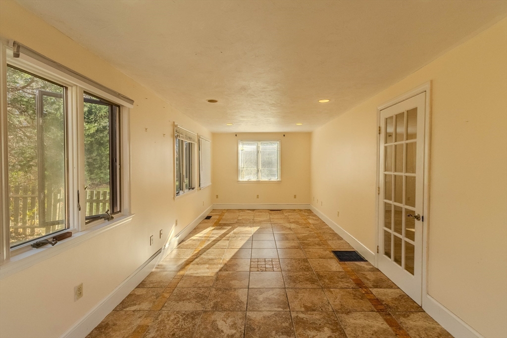 7 Howland Road Berkley, MA 02779 - Photo 15 of 23 Gallery Image 15