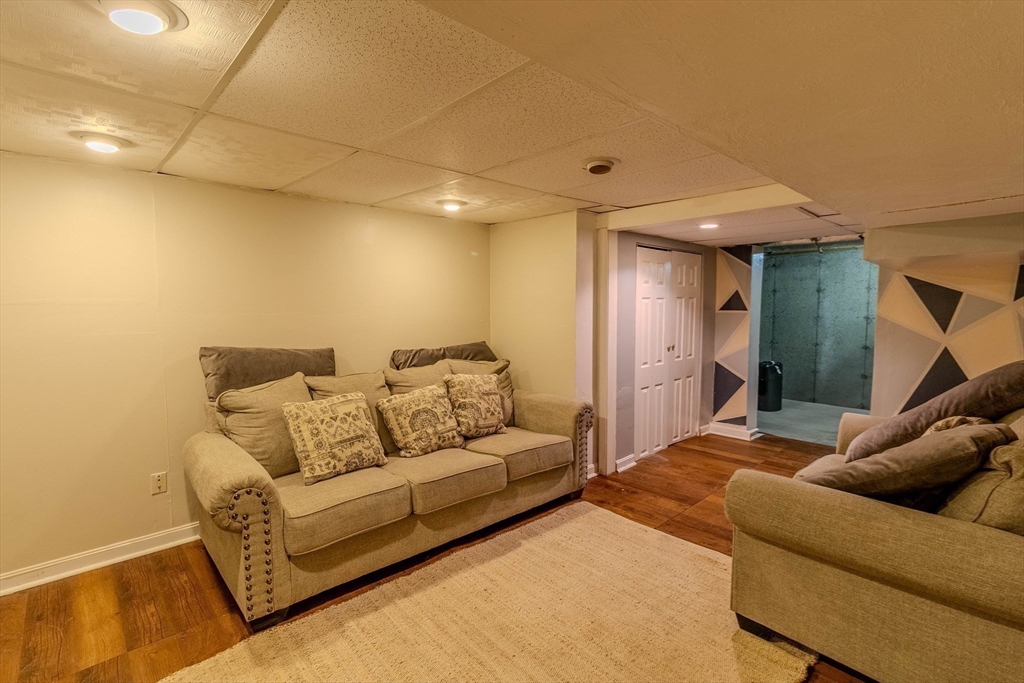 7 Howland Road Berkley, MA 02779 - Photo 17 of 23 Gallery Image 17