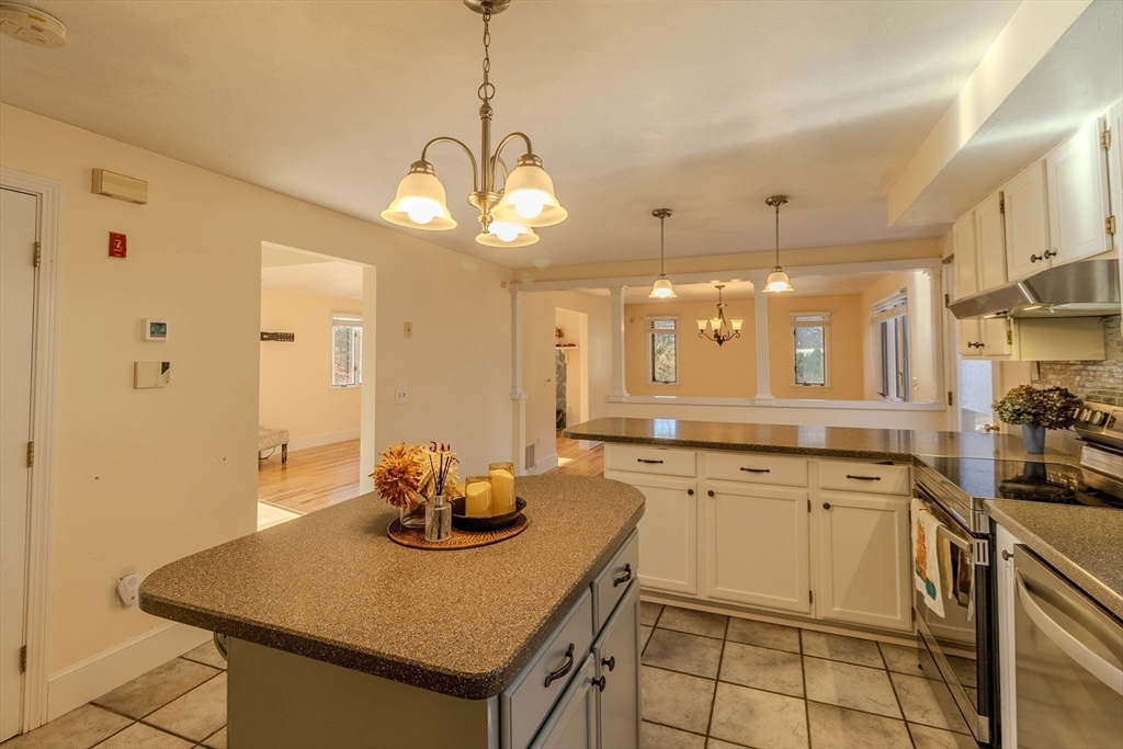 7 Howland Road Berkley, MA 02779 - Photo 5 of 23 Gallery Image 5