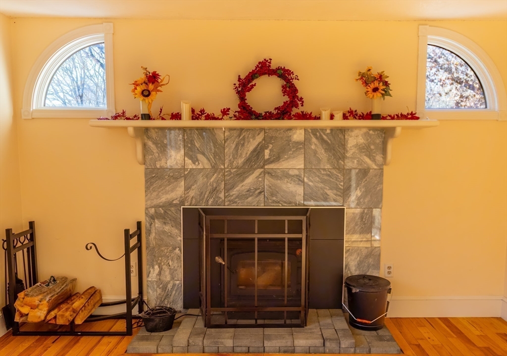 7 Howland Road Berkley, MA 02779 - Photo 8 of 23 Gallery Image 8
