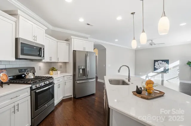 $740,000 | 1720 Traditions Court, Waxhaw, NC 28173