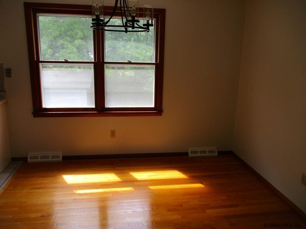 2023 Balltown Road Niskayuna, NY 12309 - Photo 15 of 45 Photo 14