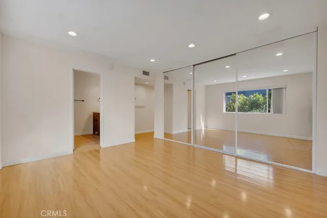 $3,500 | 18550 Hatteras Street, Unit 76, Tarzana, CA 91356