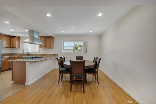 $3,500 | 18550 Hatteras Street, Unit 76, Tarzana, CA 91356