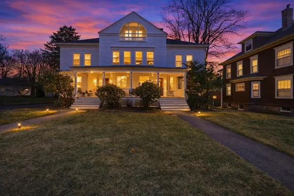 $575,000 | 8 Westland Street, Worcester, MA 01602