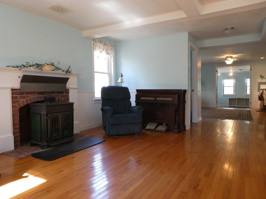 28 Randall Road Mattapoisett, MA 02739 - Photo 11 of 30