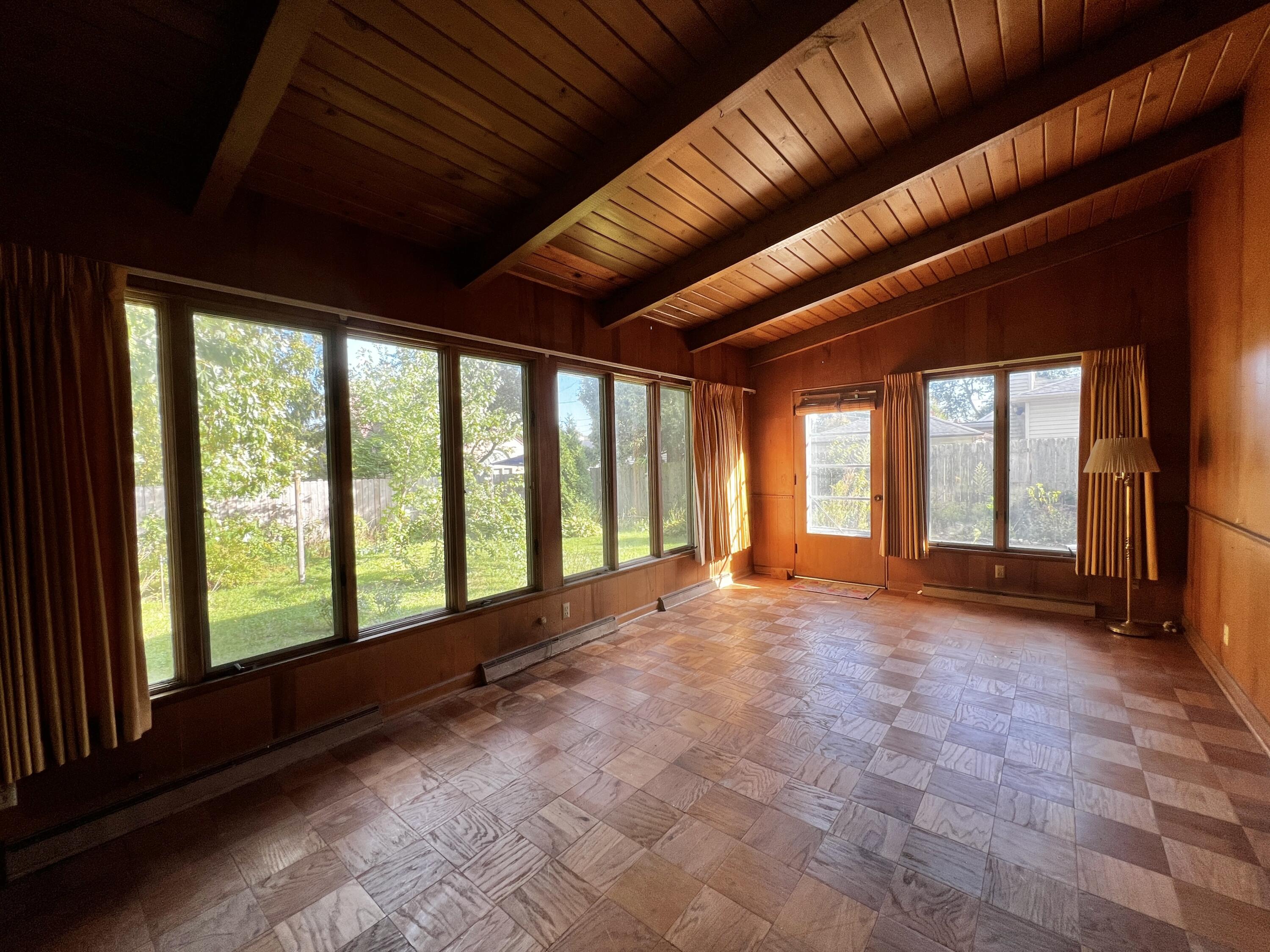 3417 North Main Street Racine, WI 53402 - Photo 22 of 30 Sunroom/family room