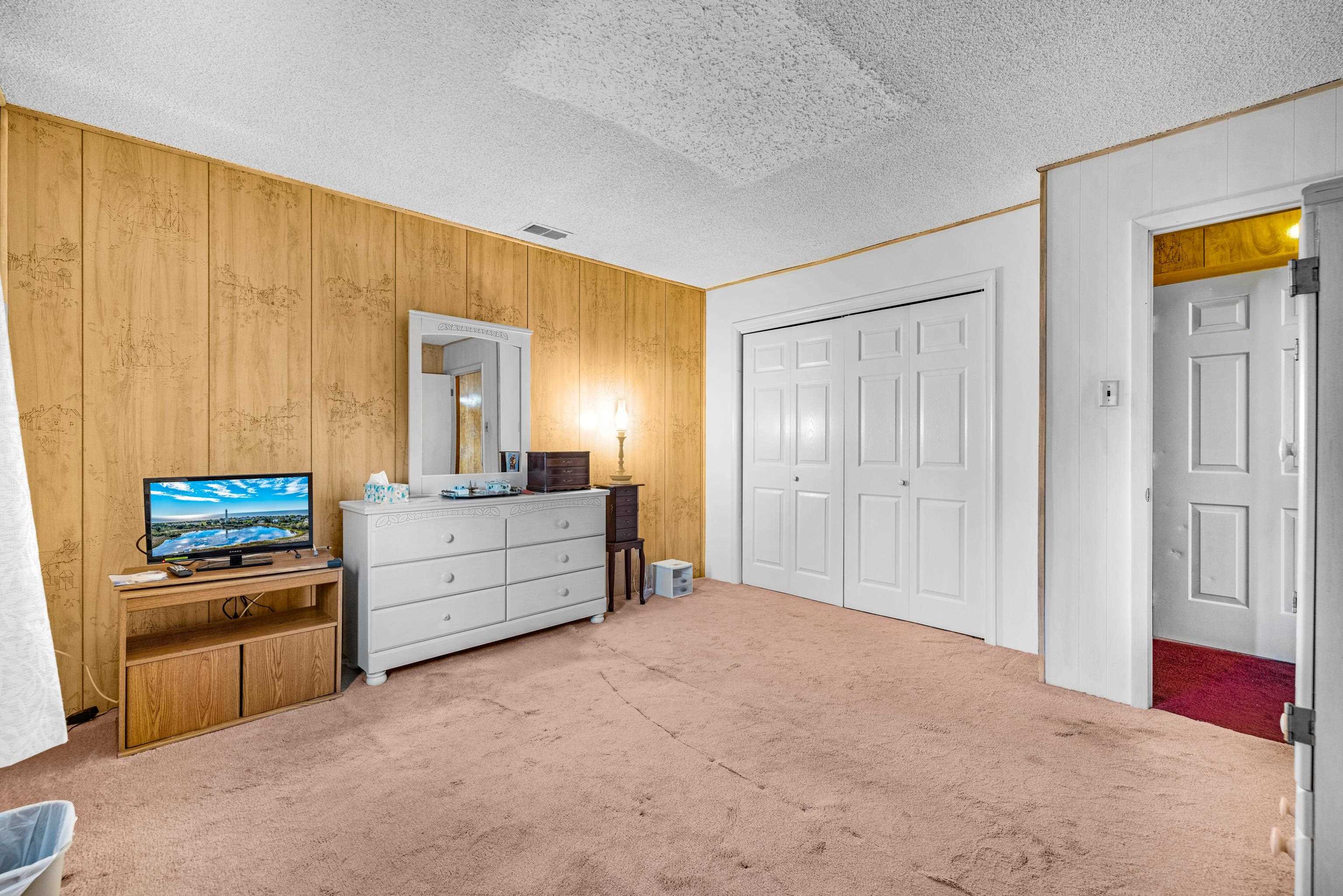 315 East Drumbed Road Villas, NJ 08251 - Photo 17 of 32 a room with furniture and mirror