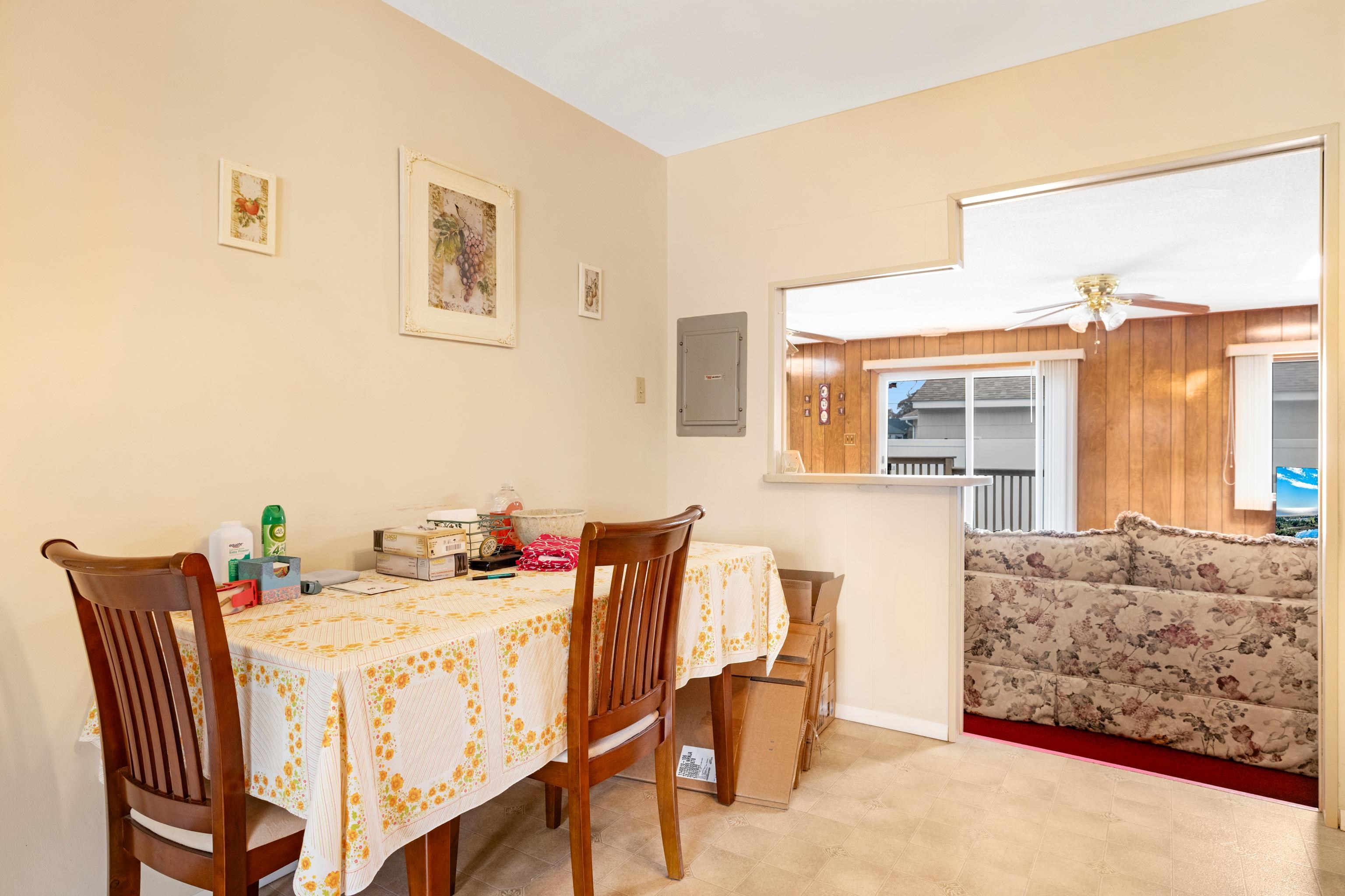 315 East Drumbed Road Villas, NJ 08251 - Photo 7 of 32 a dining room with furniture and window