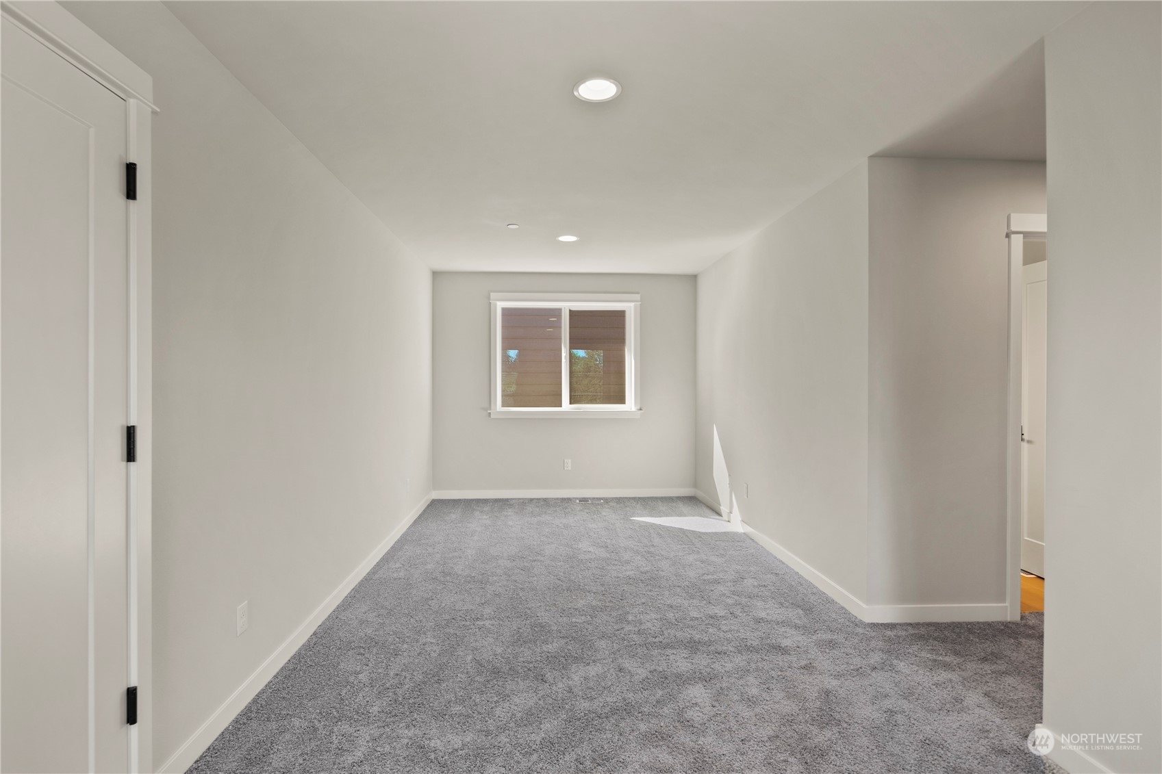 22538 Meridian Avenue South Bothell, WA 98021 - Photo 27 of 36 Gallery Image 27