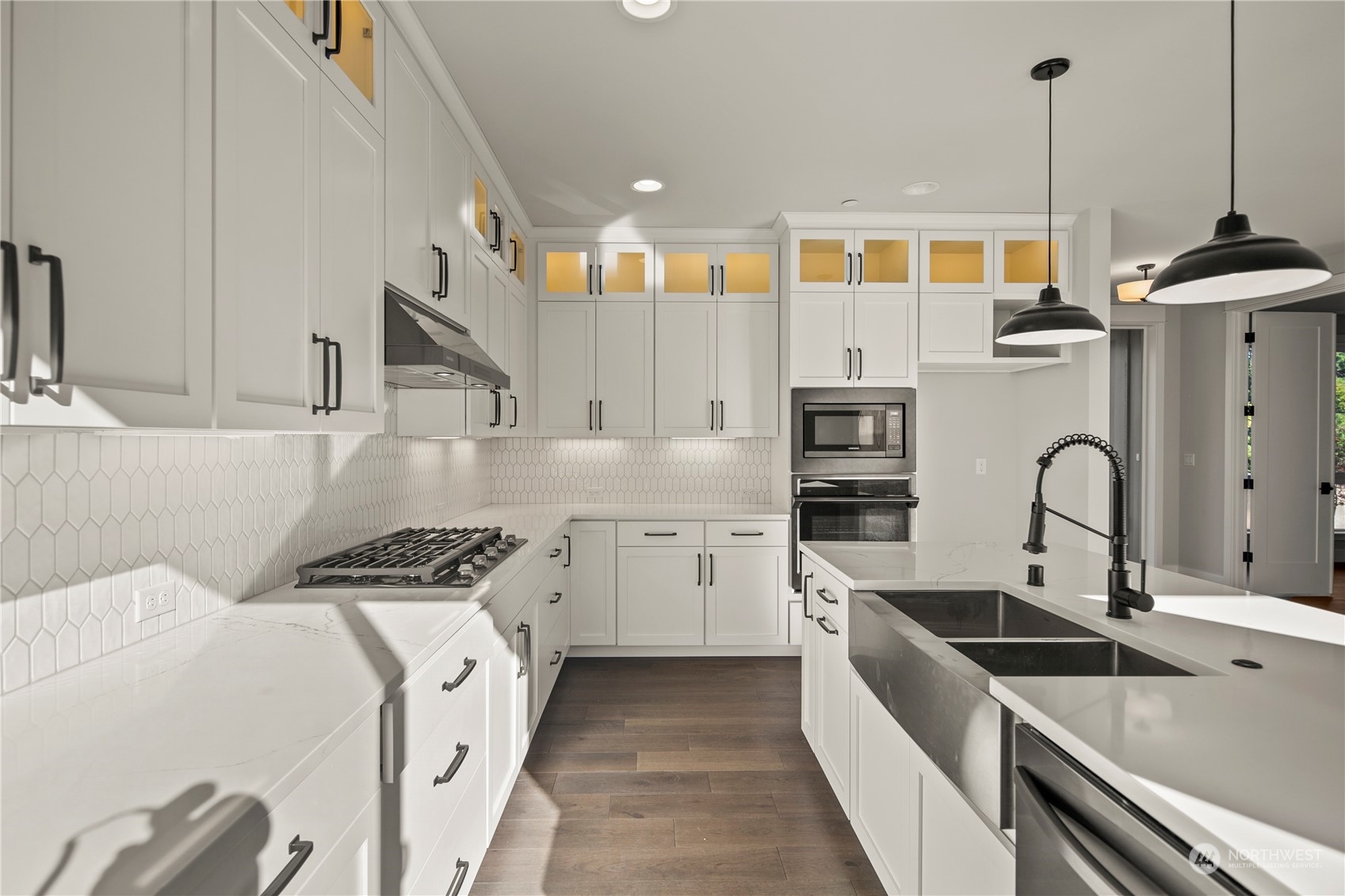 22538 Meridian Avenue South Bothell, WA 98021 - Photo 8 of 36 Gallery Image 8