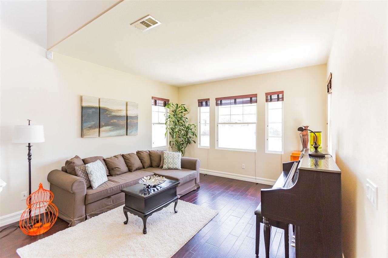 3541 Hummock Drive Carlsbad, CA 92010 - Photo 5 of 25