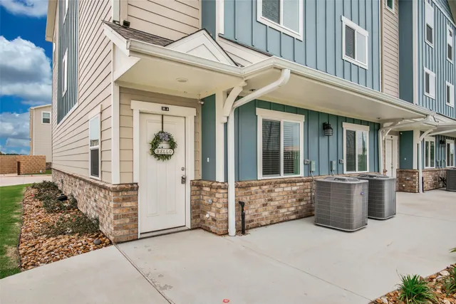 $1,675 | 21155 Gosling Road, Unit 26C, Spring, TX 77388