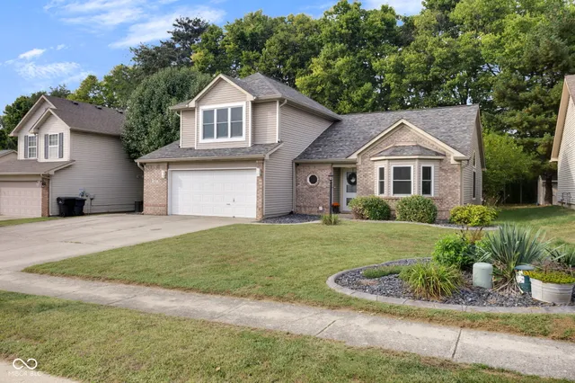 $344,900 | 1015 East Killian Drive, Mooresville, IN 46158