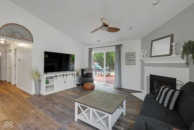 $344,900 | 1015 East Killian Drive, Mooresville, IN 46158