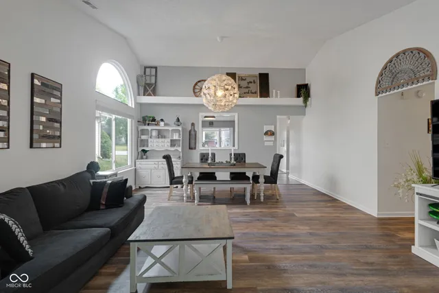 $344,900 | 1015 East Killian Drive, Mooresville, IN 46158