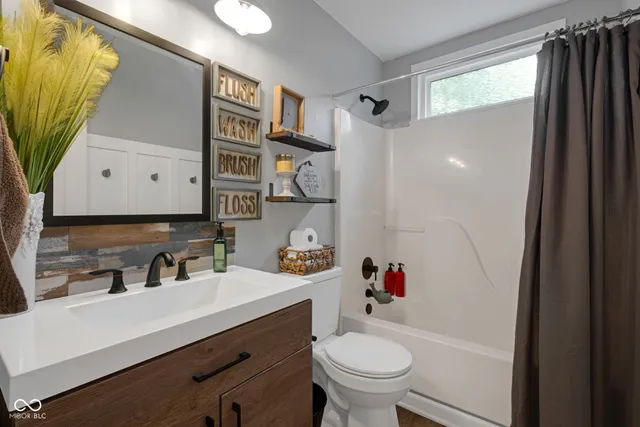 $344,900 | 1015 East Killian Drive, Mooresville, IN 46158