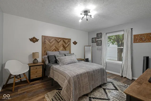 $344,900 | 1015 East Killian Drive, Mooresville, IN 46158