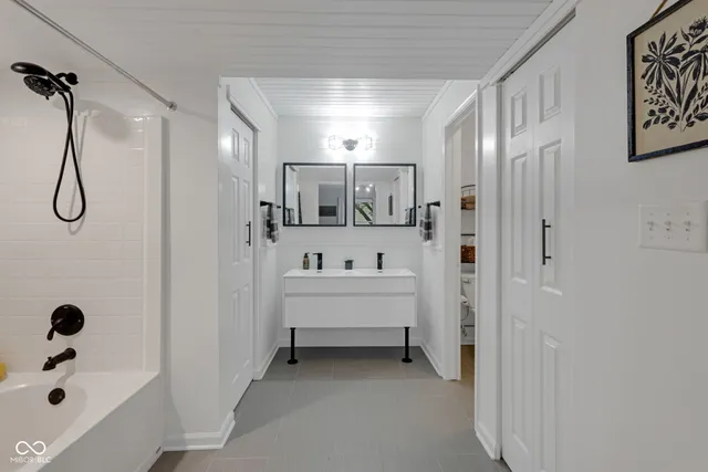 $344,900 | 1015 East Killian Drive, Mooresville, IN 46158