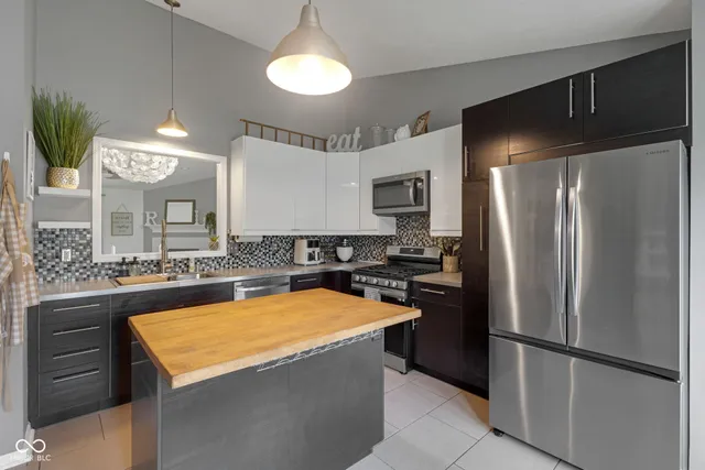 $344,900 | 1015 East Killian Drive, Mooresville, IN 46158