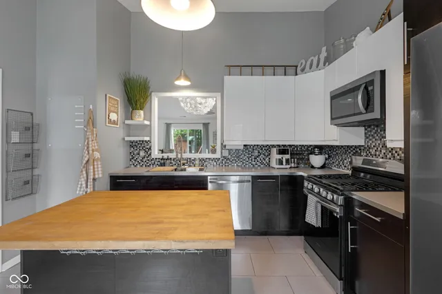 $344,900 | 1015 East Killian Drive, Mooresville, IN 46158