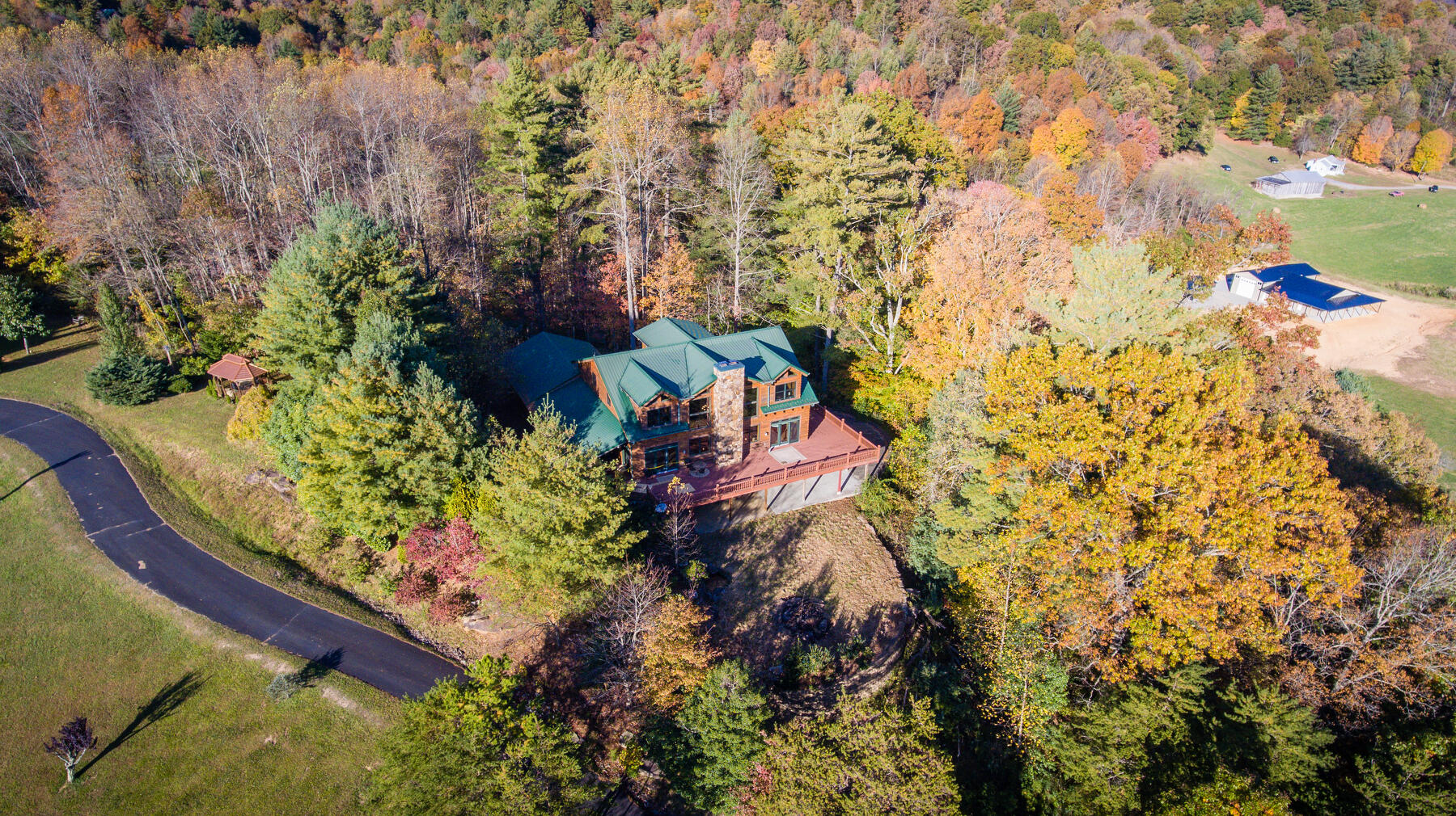 141 Bear Ridge Drive Butler, TN 37640 - Photo 6 of 83 005