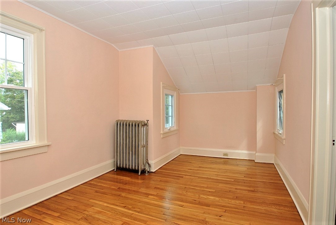 3133 Chadbourne Road Cleveland, OH 44120 - Photo 12 of 18 Bedroom 4 has nice alcove and was recently painted