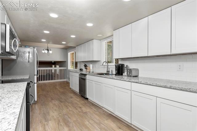 12115 Greentree Road Colorado Springs, CO 80908 - Photo 9 of 46