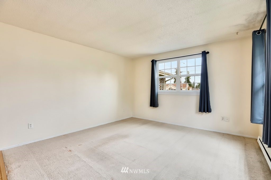 6428 Cady Road Everett, WA 98203 - Photo 6 of 24