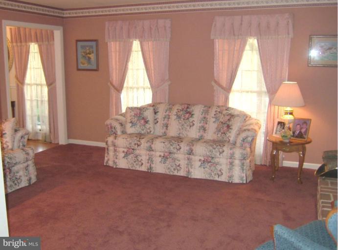 2404 Patapsco Road Finksburg, MD 21048 - Photo 4 of 24 Living Room