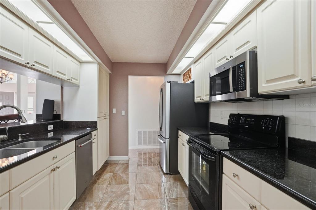 6125 Nantucket Lane Spring Hill, FL 34608 - Photo 13 of 75