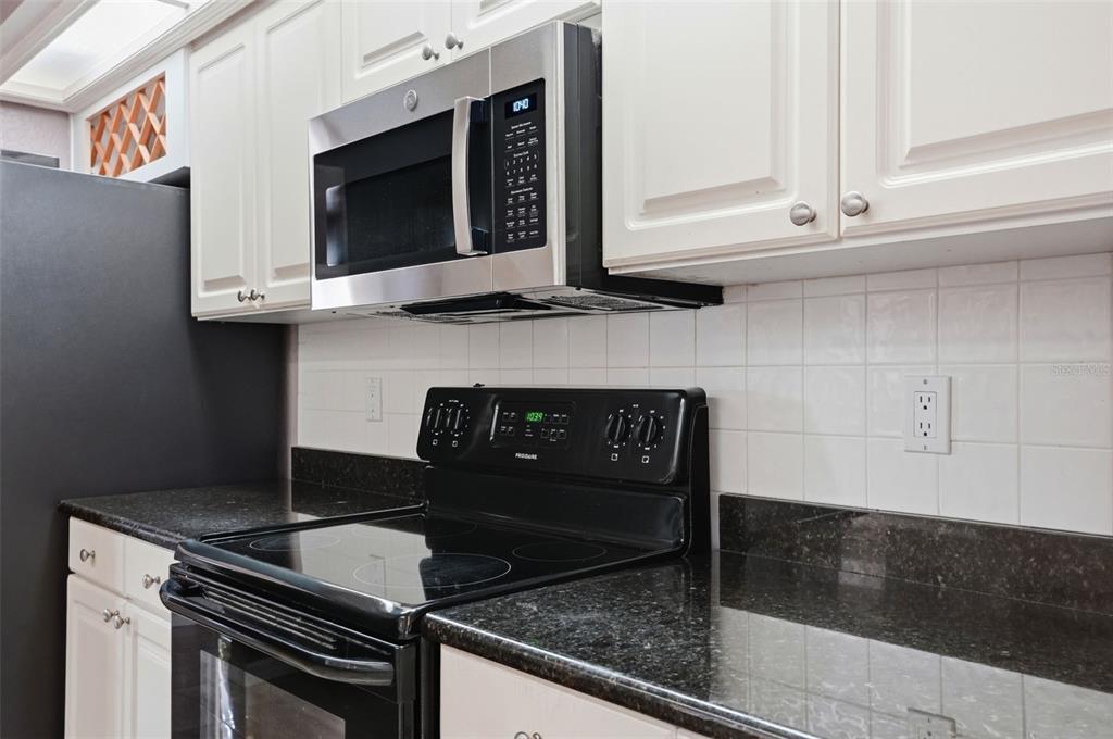 6125 Nantucket Lane Spring Hill, FL 34608 - Photo 14 of 75