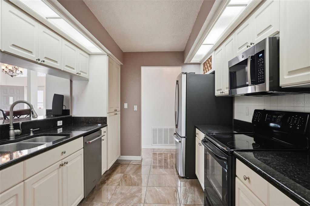 6125 Nantucket Lane Spring Hill, FL 34608 - Photo 19 of 75