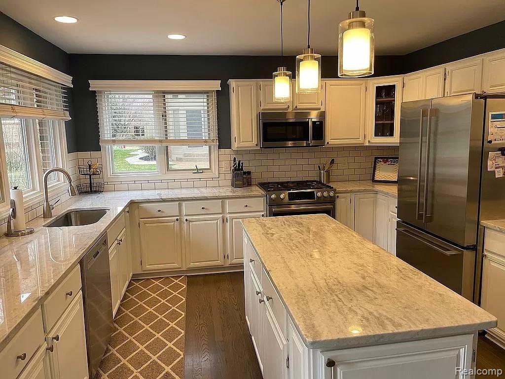 1669 Chase Drive Rochester, MI 48307 - Photo 6 of 35 1669ChaseDr_21335_6.jpeg