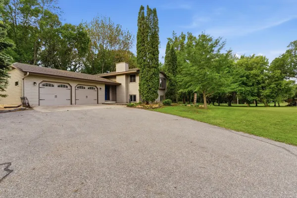 $350,000 | 1309 Horseshoe Drive, Willmar, MN 56201