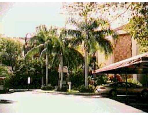 7472 La Paz, Unit 102 Boca Raton, FL 33433 - Photo 1 of 2 Primary Photo
