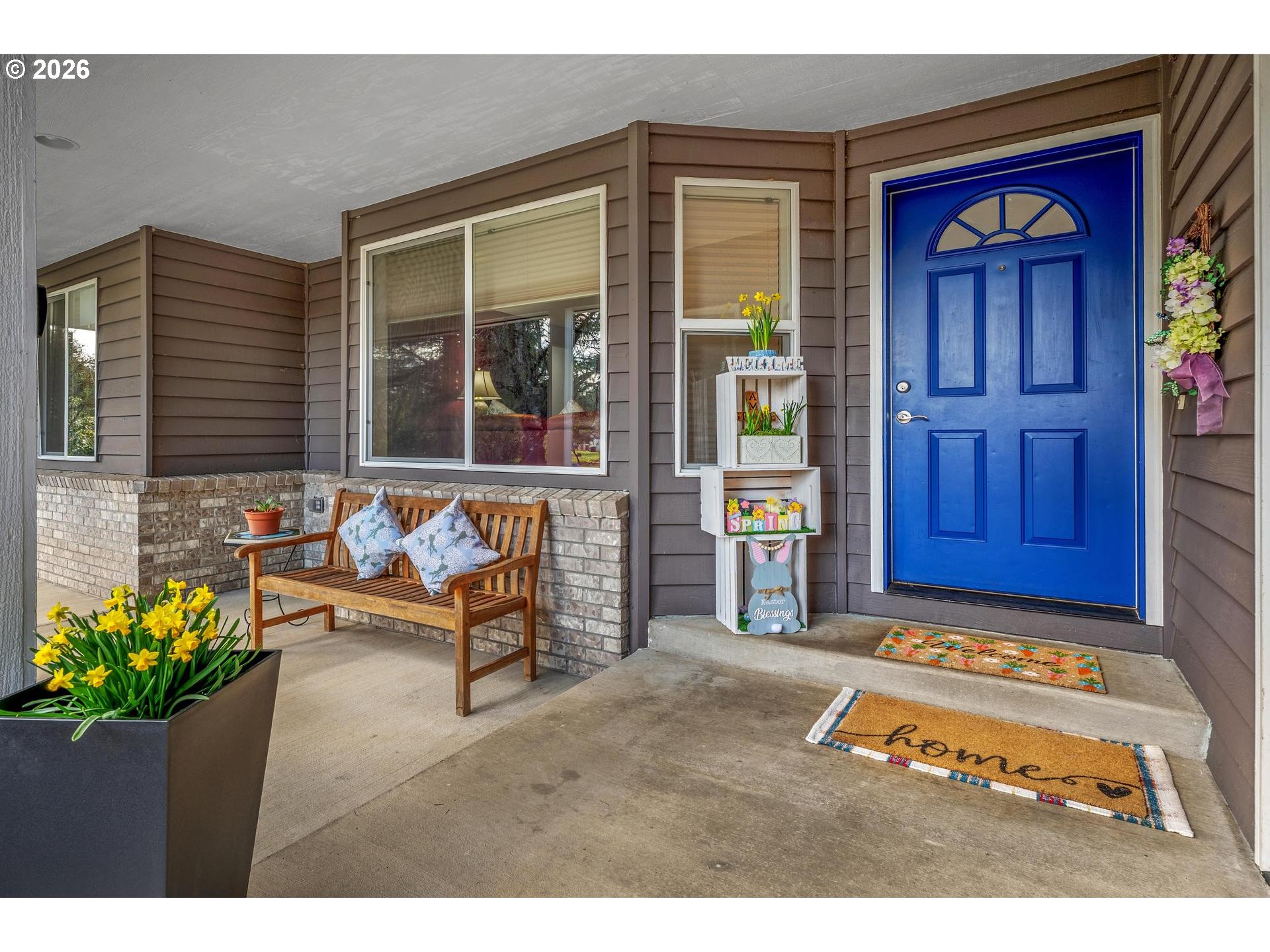 33261 Filbert Lane Warren, OR 97053 - Photo 5 of 35 a living room with furniture